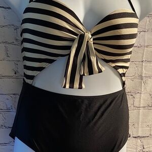 Xhilaration Black/ Cream Pin-up Cutout Swimsuit, Size L Retrovibes🩱✨